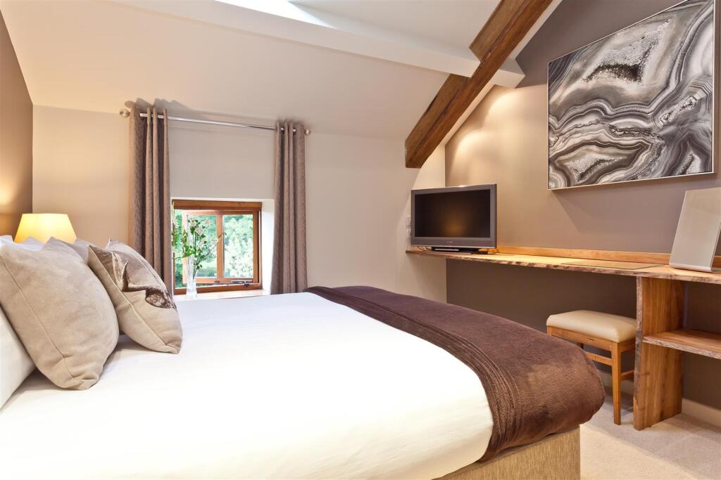 Yan master bedroom with style.jpg