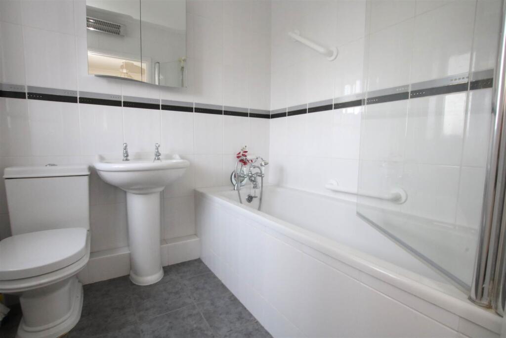 HOUSE BATHROOM
