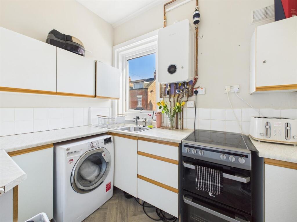 Kitchen:
