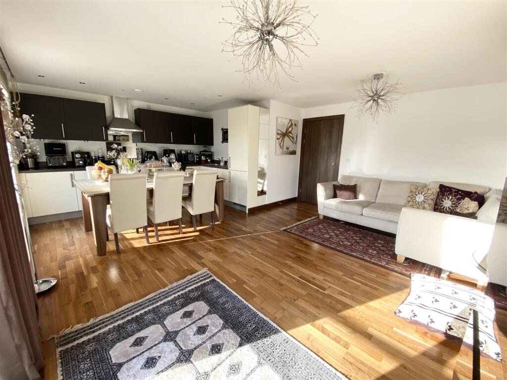 Living Room/Kitchen