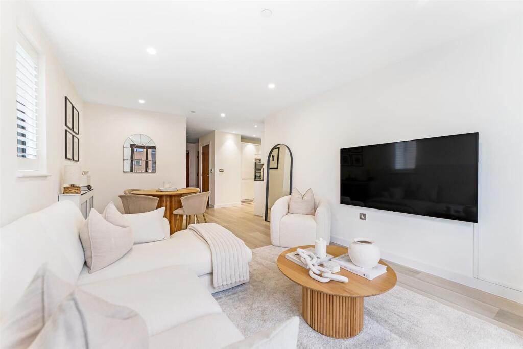 Living Room/Dining Room