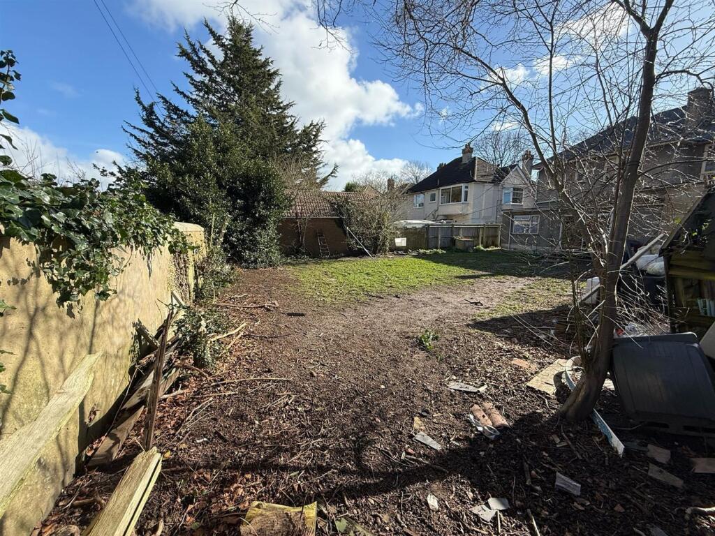 Wentworth Gdn1.jpg