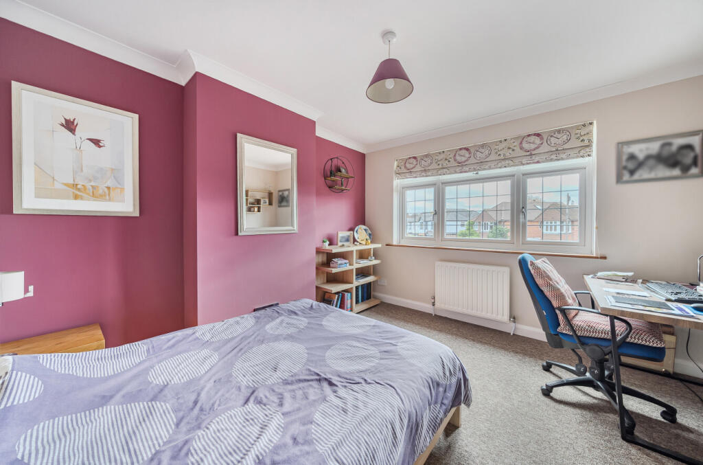 1375827-4-690c977...