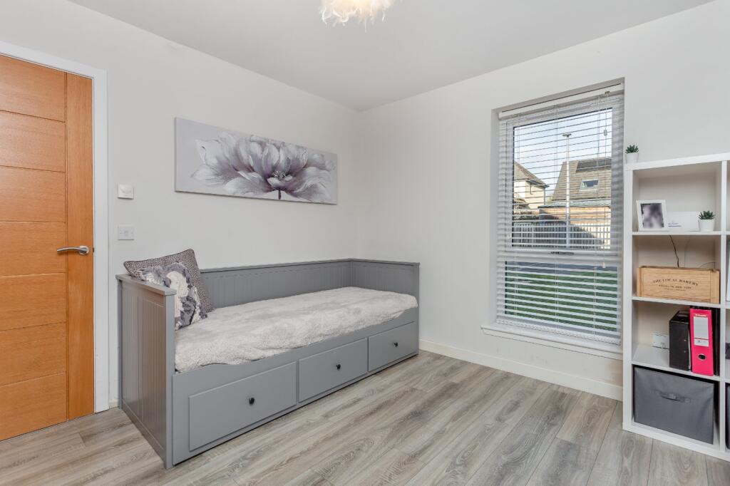 4 Aird Crescent