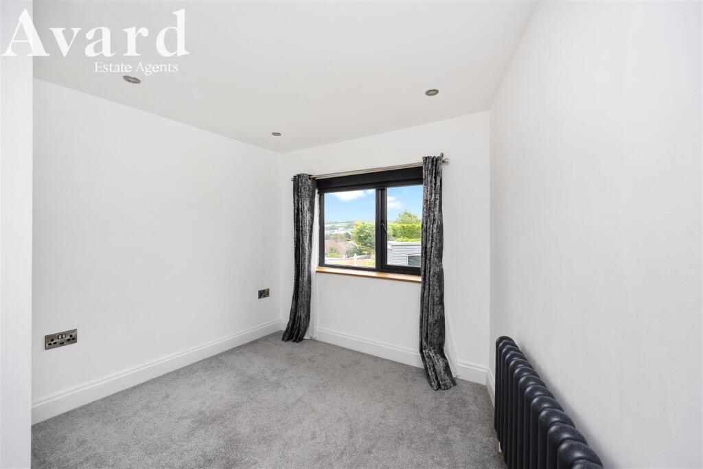 Warnham Rise_9-003.jpg