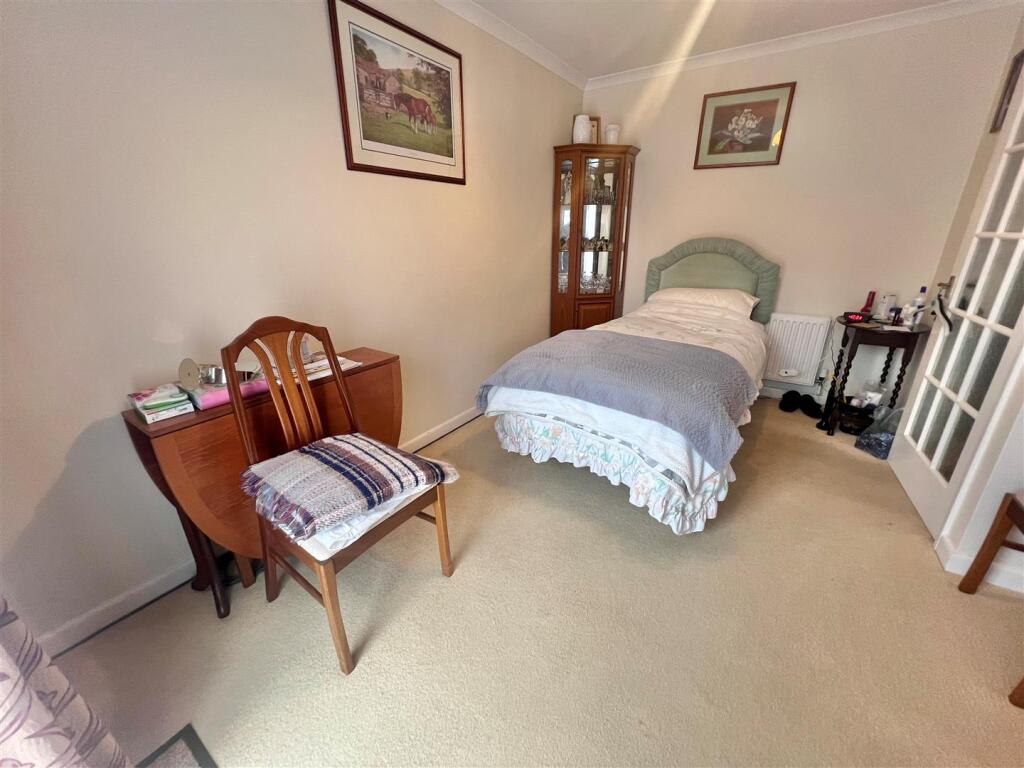 Bedroom 3a.jpg
