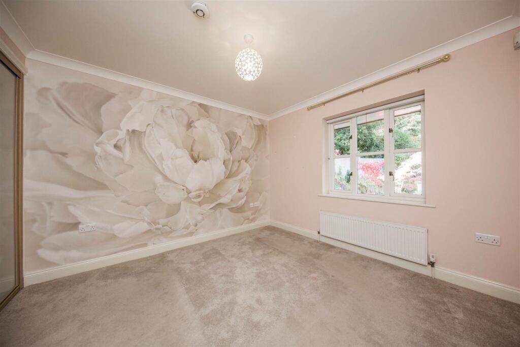 19-willicombe-park-property (1).jpg