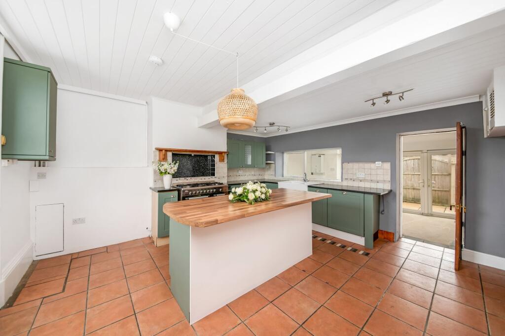 BREAKFAST KITCHEN