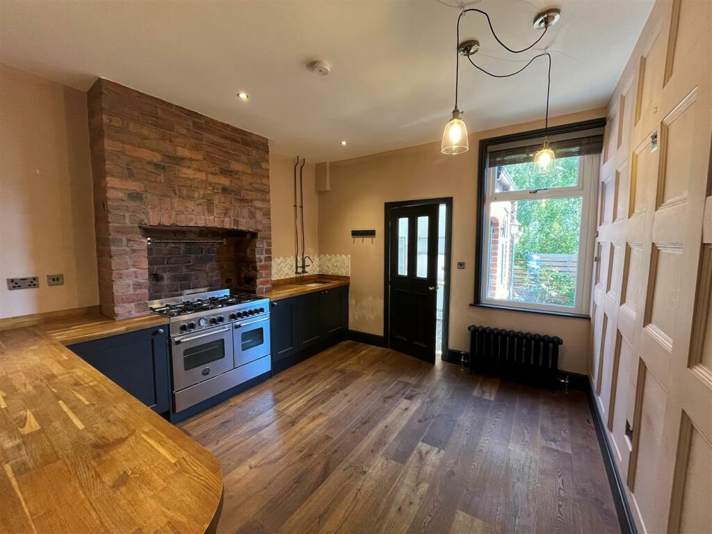 kitchen 3.jpg