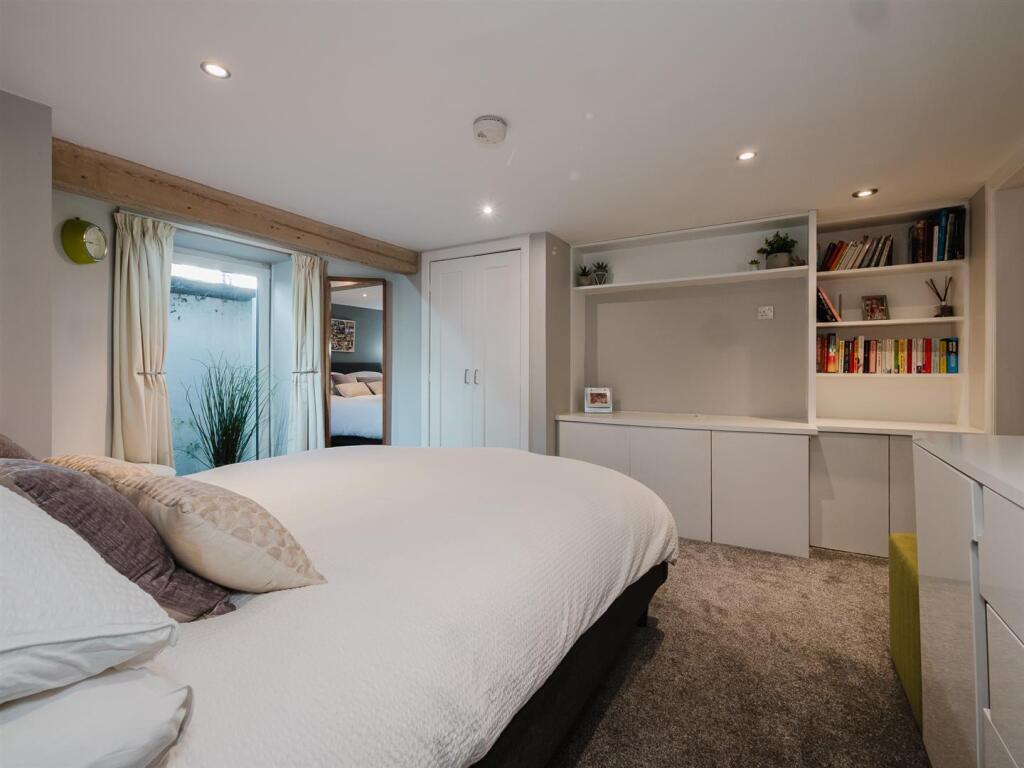 Reception Room/Bedroom 5