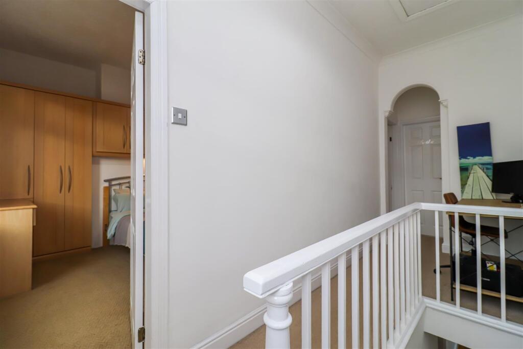 FIRST FLOOR LANDING