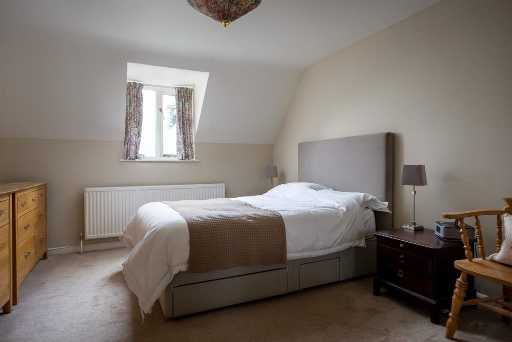 46 - Apperley - GL54 4NQ - Web.jpg