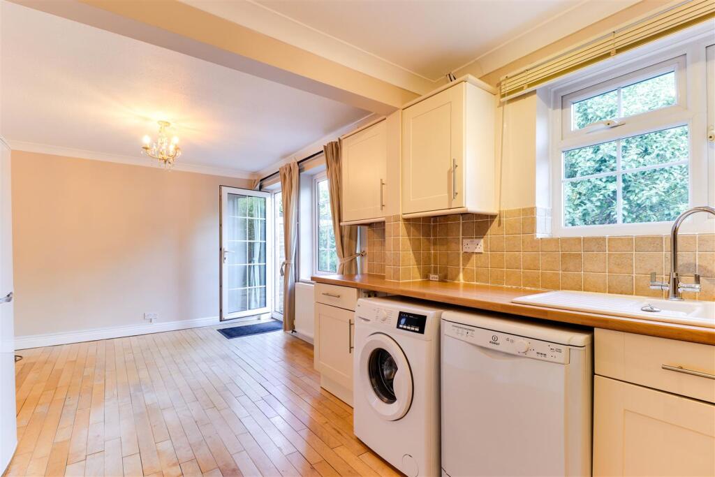 12. Kitchen diner 1.2.jpg