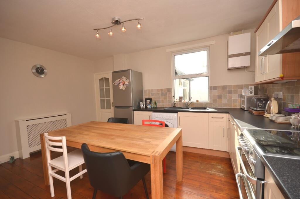 Kitchen Diner 2