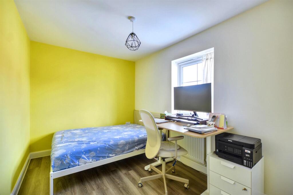 Bedroom 1_1.jpeg