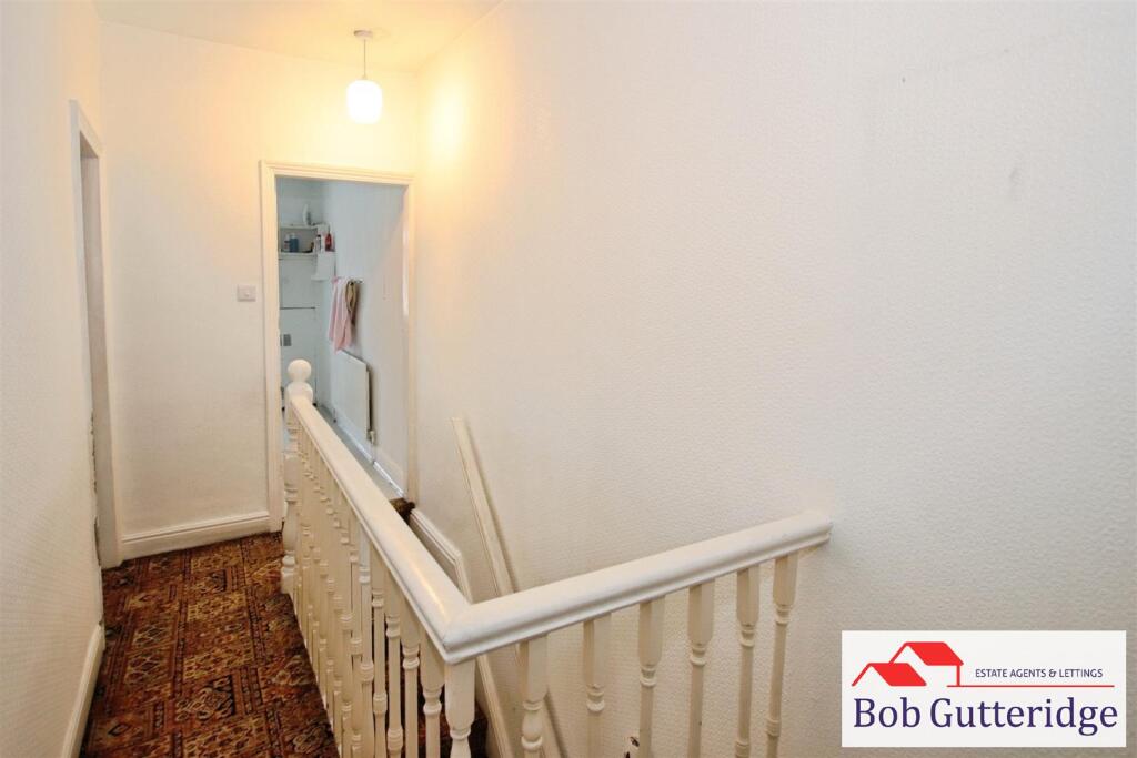 FIRST FLOOR LANDING