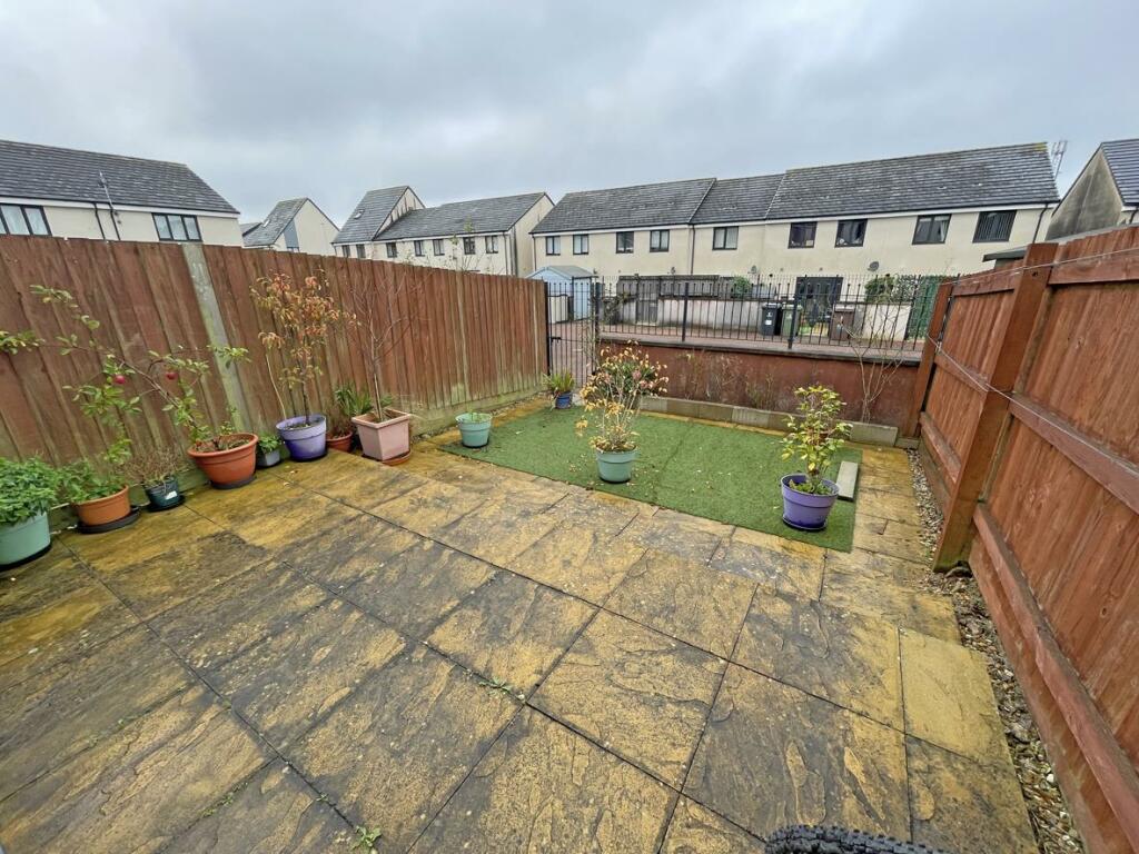 Harlyn Drive 6 Garden.jpg