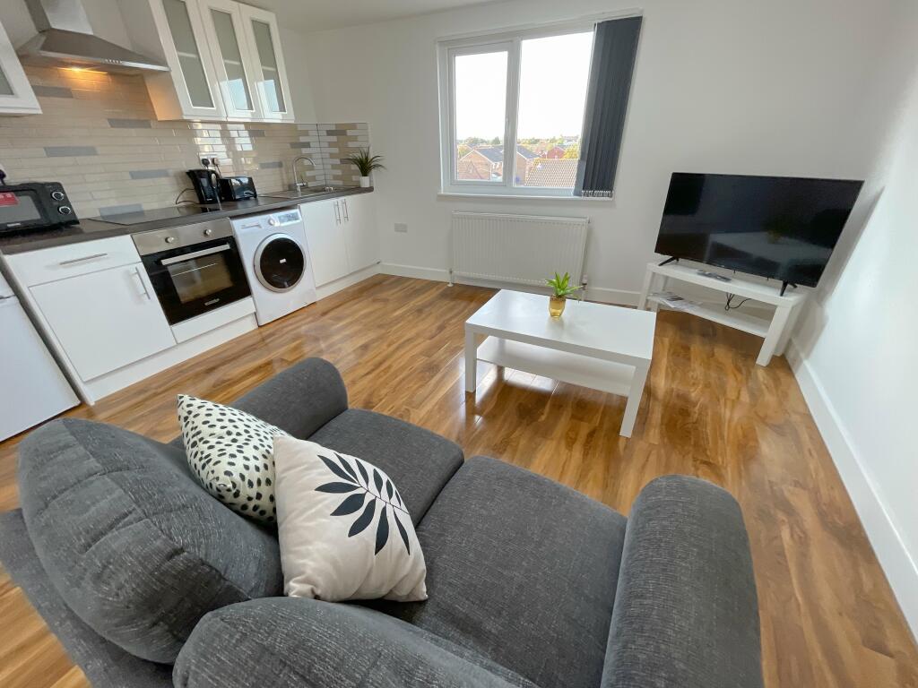 Flat 8, 163A Kensing