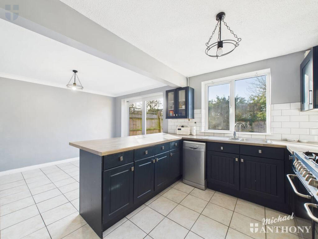 CAM03218G0-PR0848-STILL010-thumbnail-h750-70