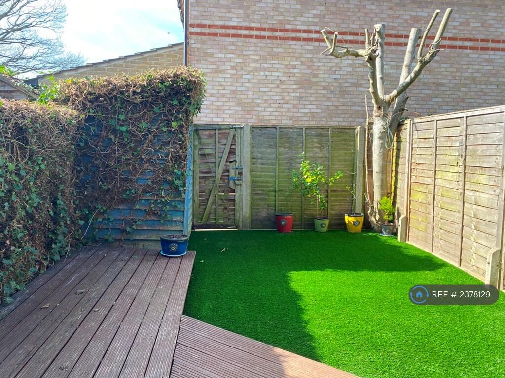 Garden With Access From The Back