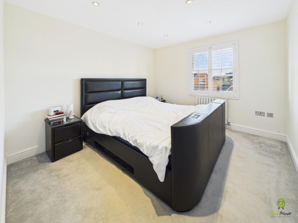 Presented by Clinton at EweMove Bexleyheath and Da