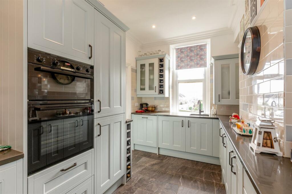 Henleaze Road, Henleaze Kitchen 4.jpg