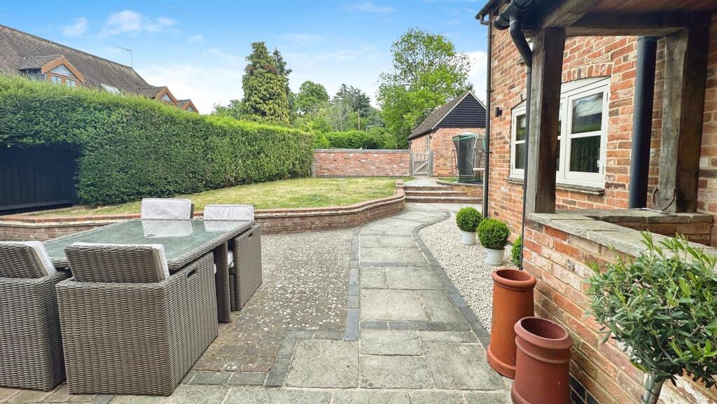 ce497fda--4E59-AE6B-90B11E615CD5-79569-00001948710