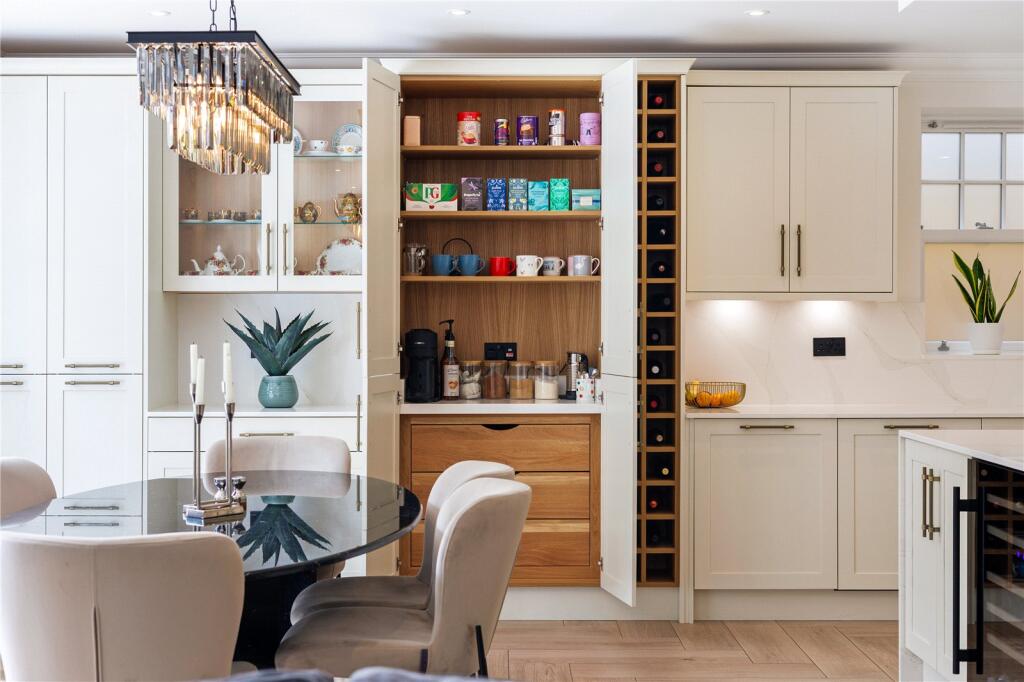 Kitchen /Dining Room