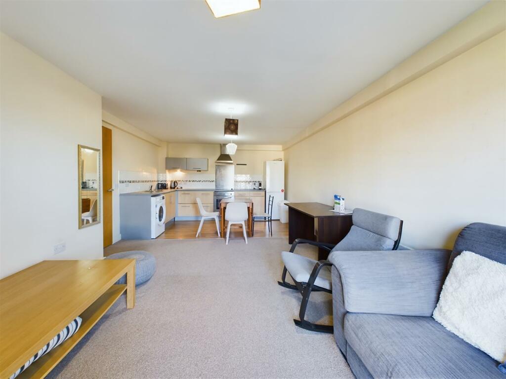 Open Plan Lounge/Kitchen