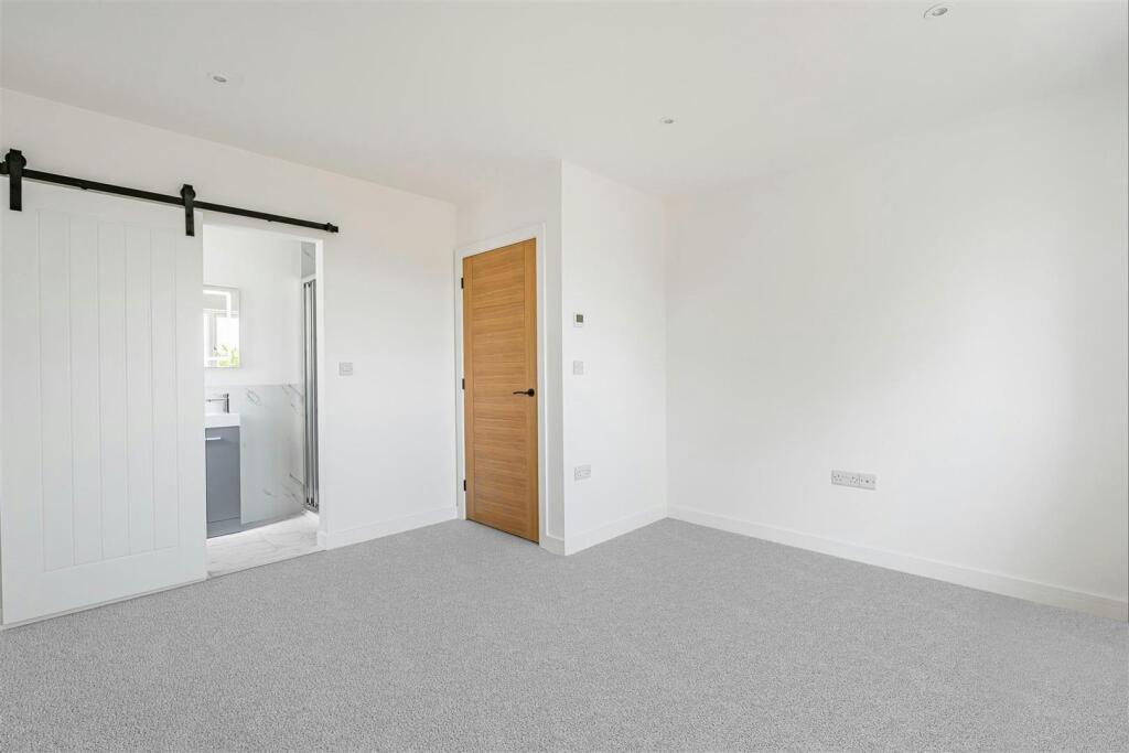 Downstairs Double Bedroom