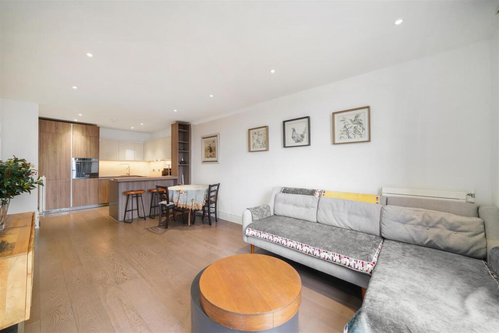 Flat 214, Hamond Court - d5b1W2txIKzmkE1vorBw.jpg