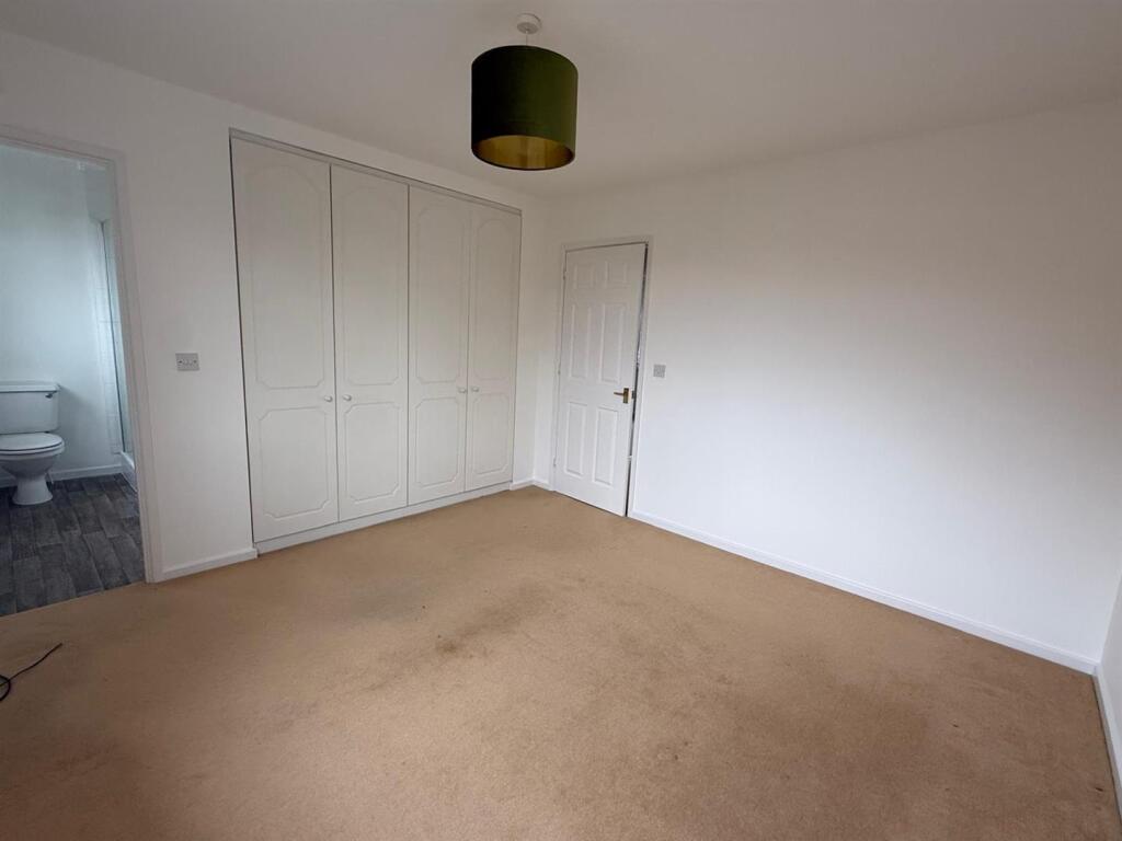Bedroom 1.jpeg