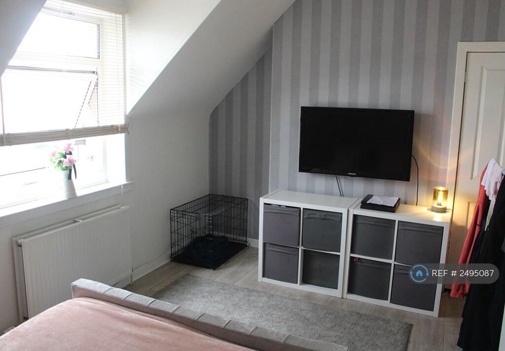 Bedroom 1 Front At Window