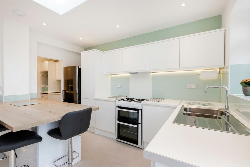 Tennyson Avenue 52 KT3 PH3.jpg