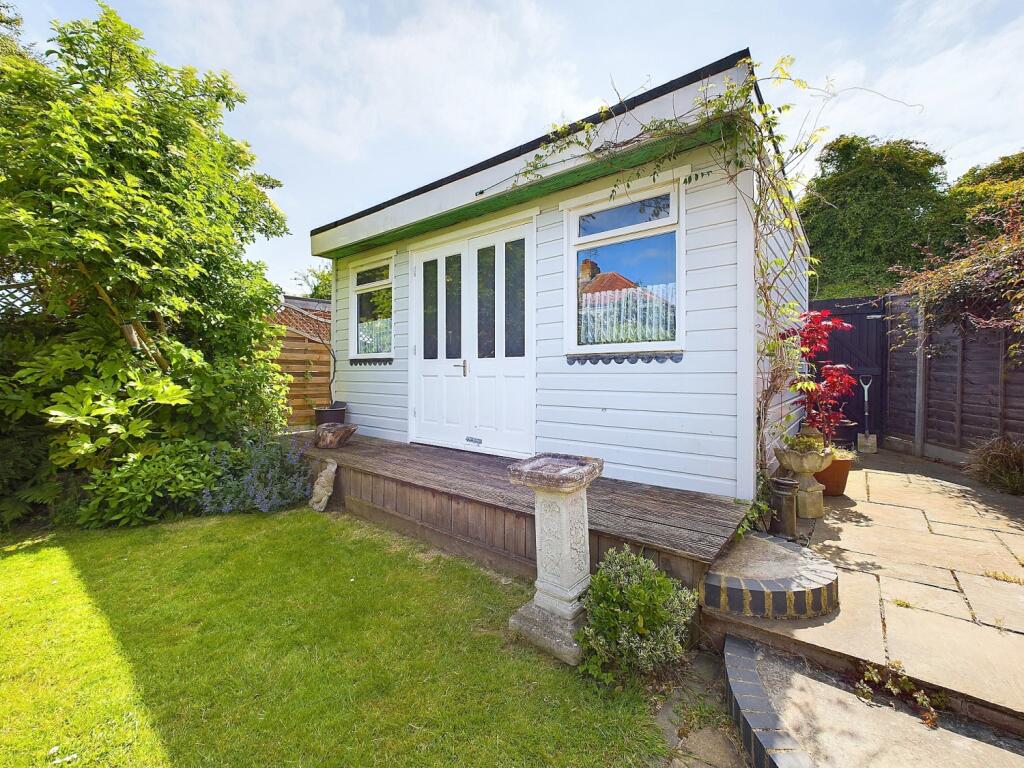 CAM01543G0-PR0035-STILL026