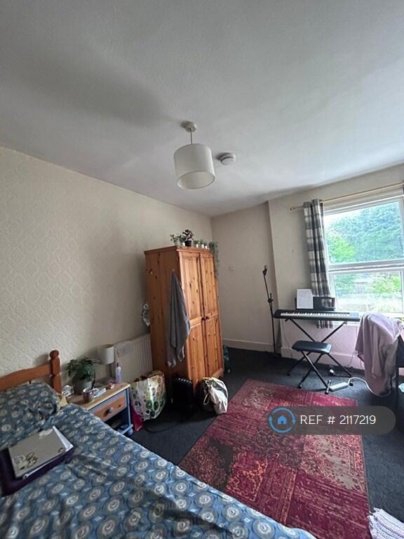 Bedroom 2-2