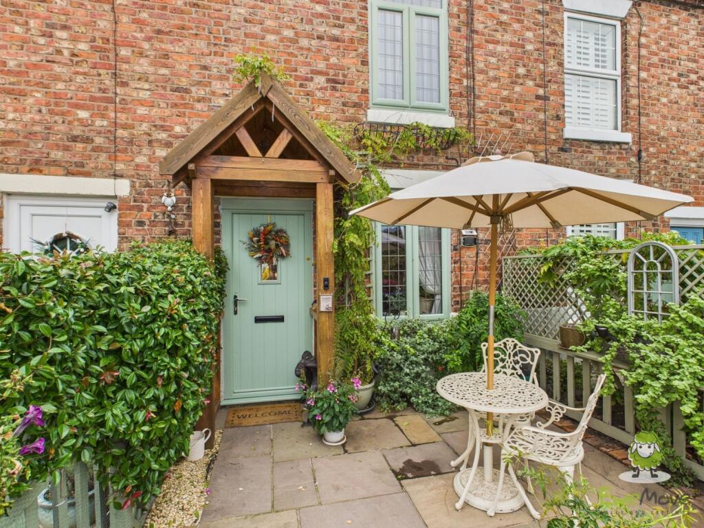 Front patio - Wisteria Cottage Marsh Lane Charlott