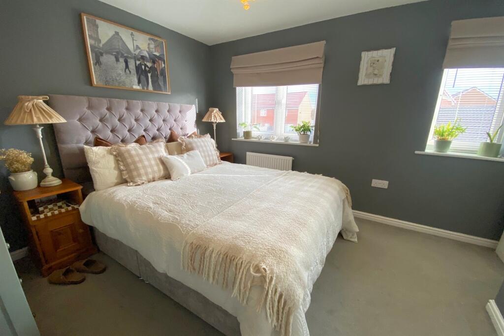 Bedroom 1 (First Flo