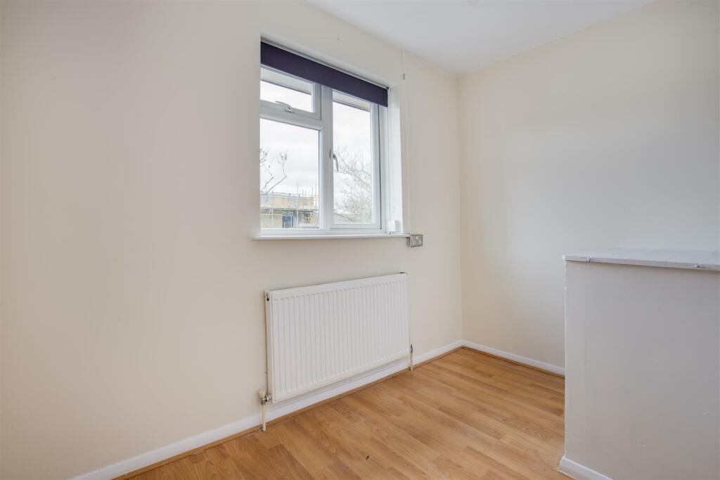 93 Gayhurst Road, HP13 7XJ (LOW RES)-4.jpg