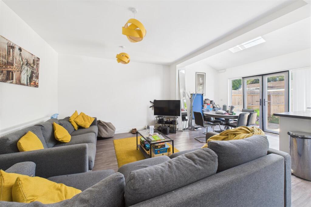 46 Frome Valley Road, Frenchay, Bristol BS16 1HE |