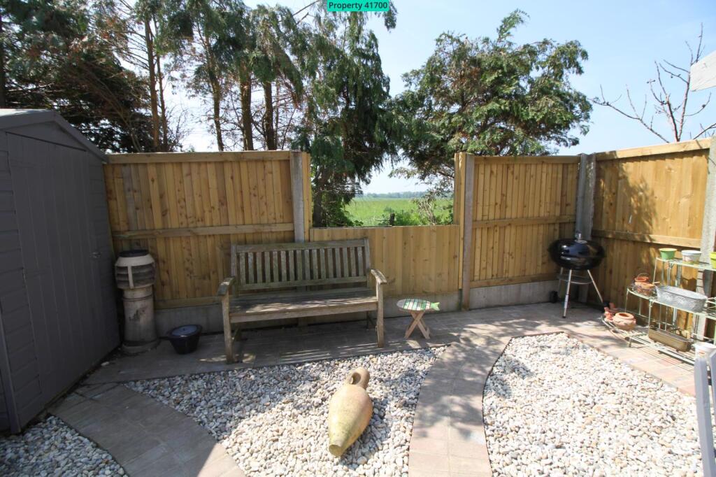 Garden drop-down fence