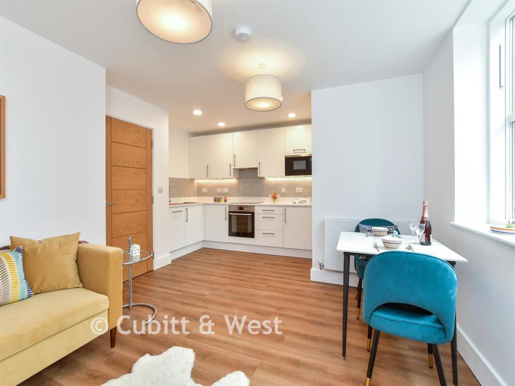 Kitchen/Lounge