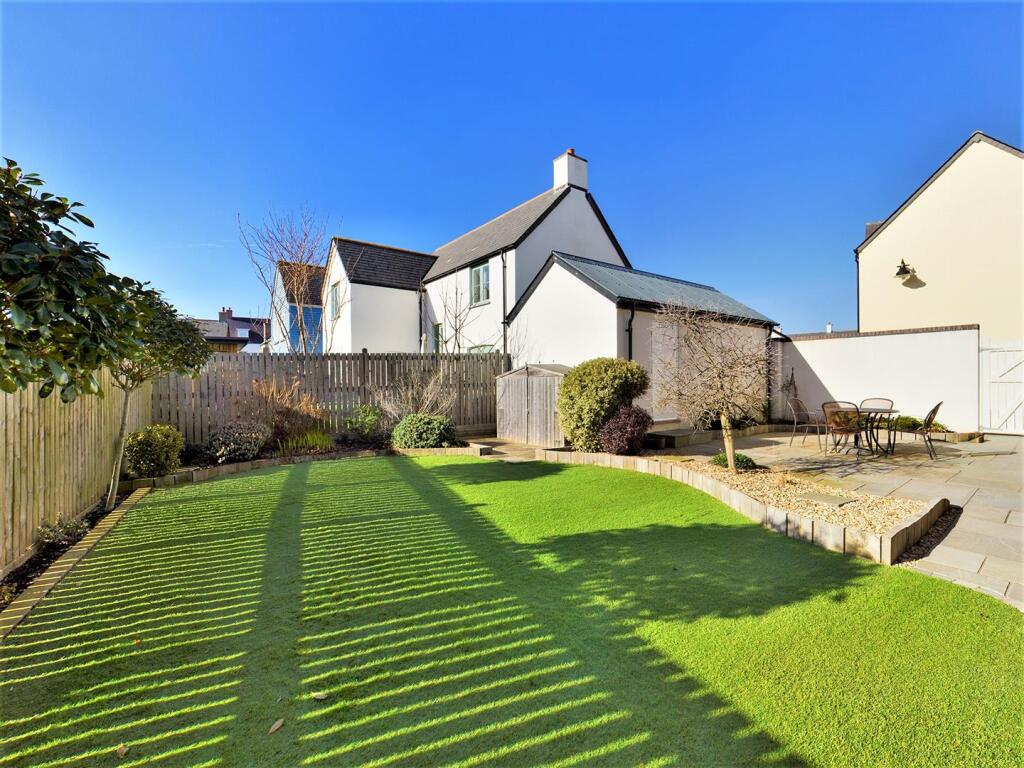 12 Stret Lugan Rear Garden