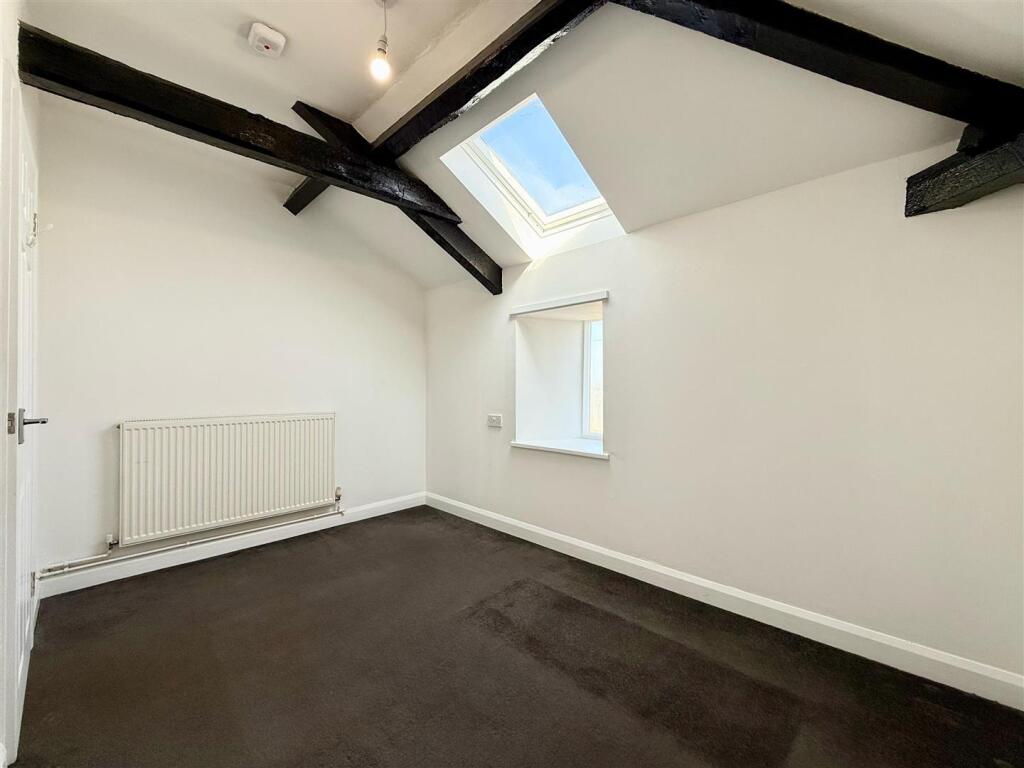 Bedroom1 2