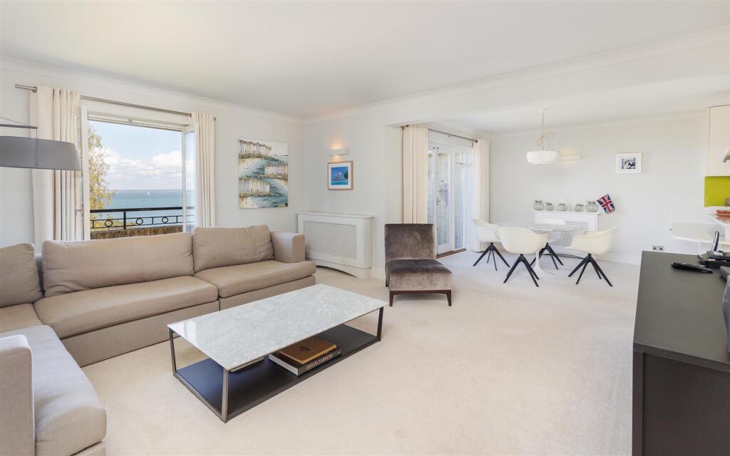 Open-PLan Living Area
