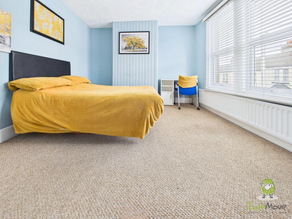 CAM01543G0-PR0162-STILL006