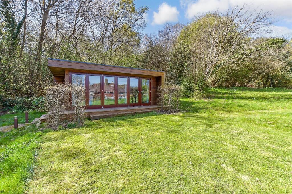 Workshop/Outbuildings