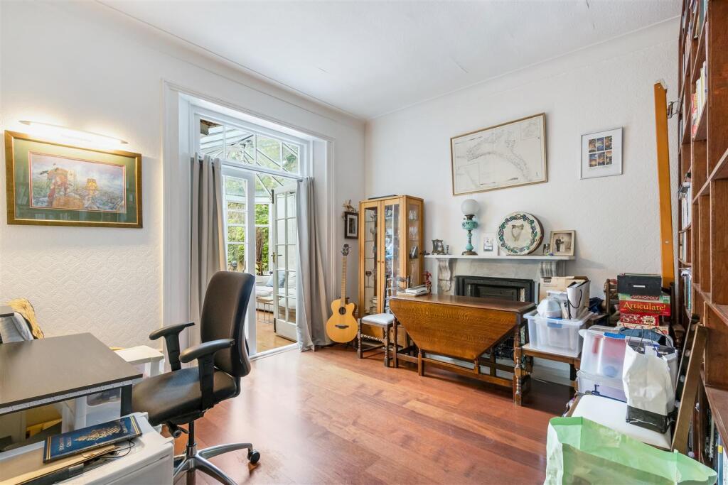 12, Essex Road, EN2 6TZ.jpg