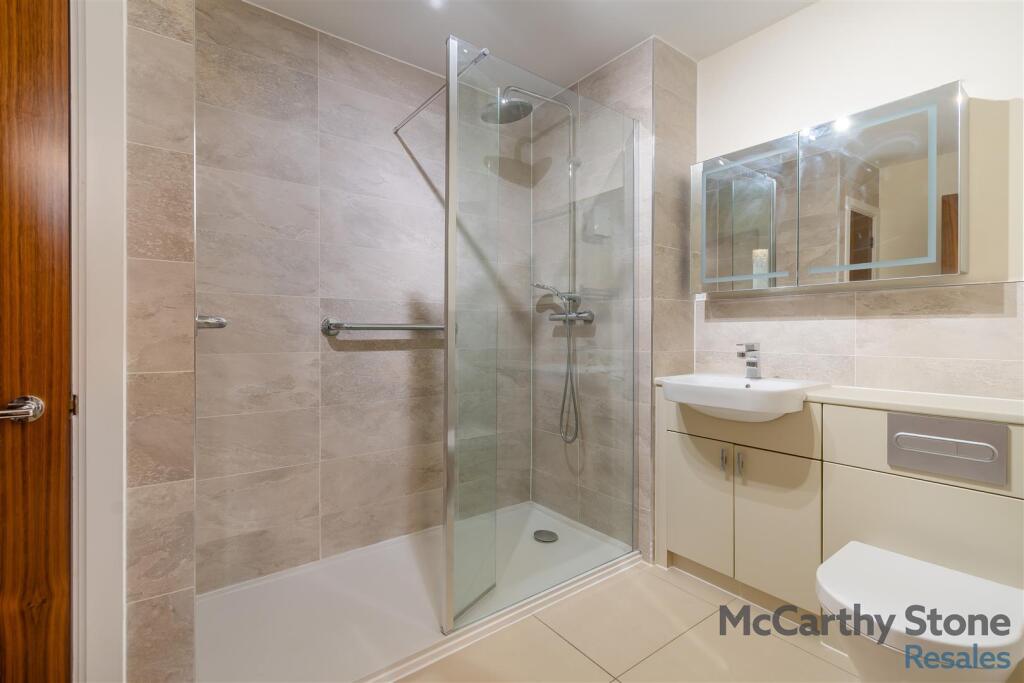 8646880-interior06.jpg