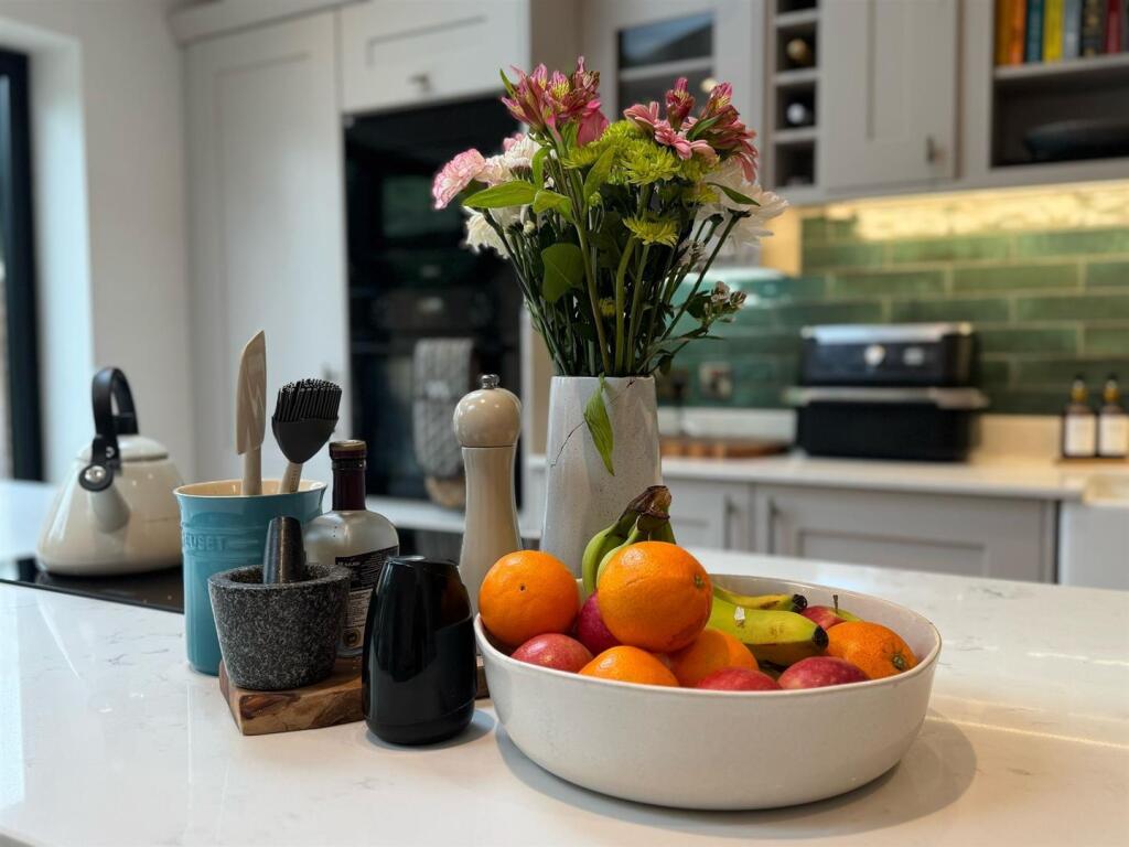Kitchen (10).jpg